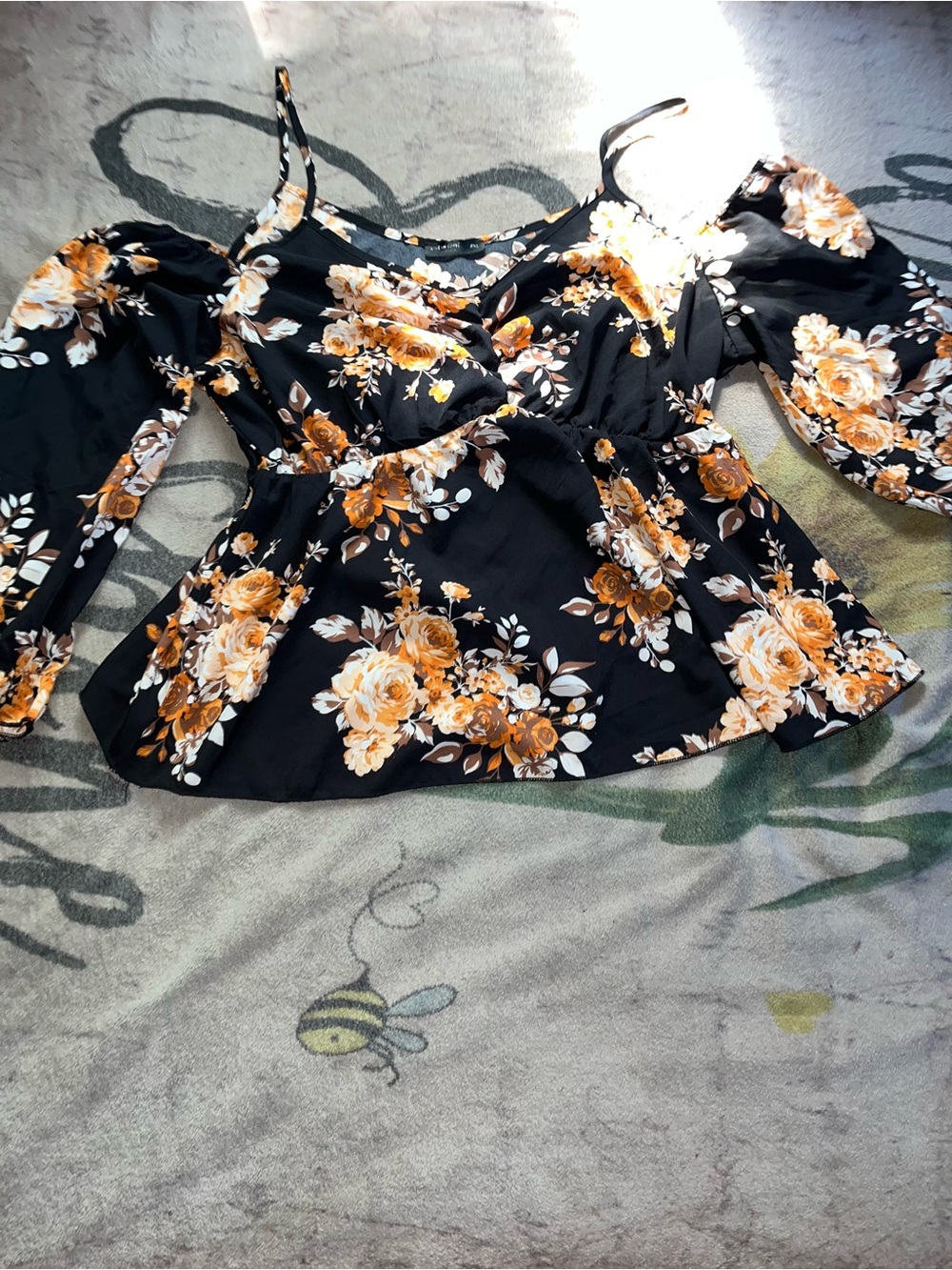 SHEIN Black Floral Cold-Shoulder Peplum Top in Black and Orange